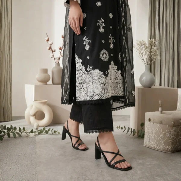 Elenor Lawn Stitched Suit