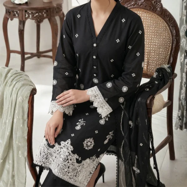 Elenor Lawn Stitched Suit
